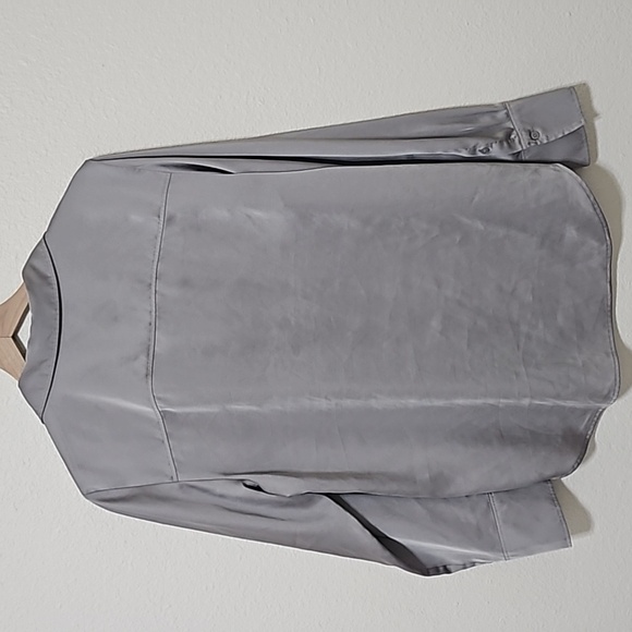 H&M Long Sleeve - Picture 4 of 5